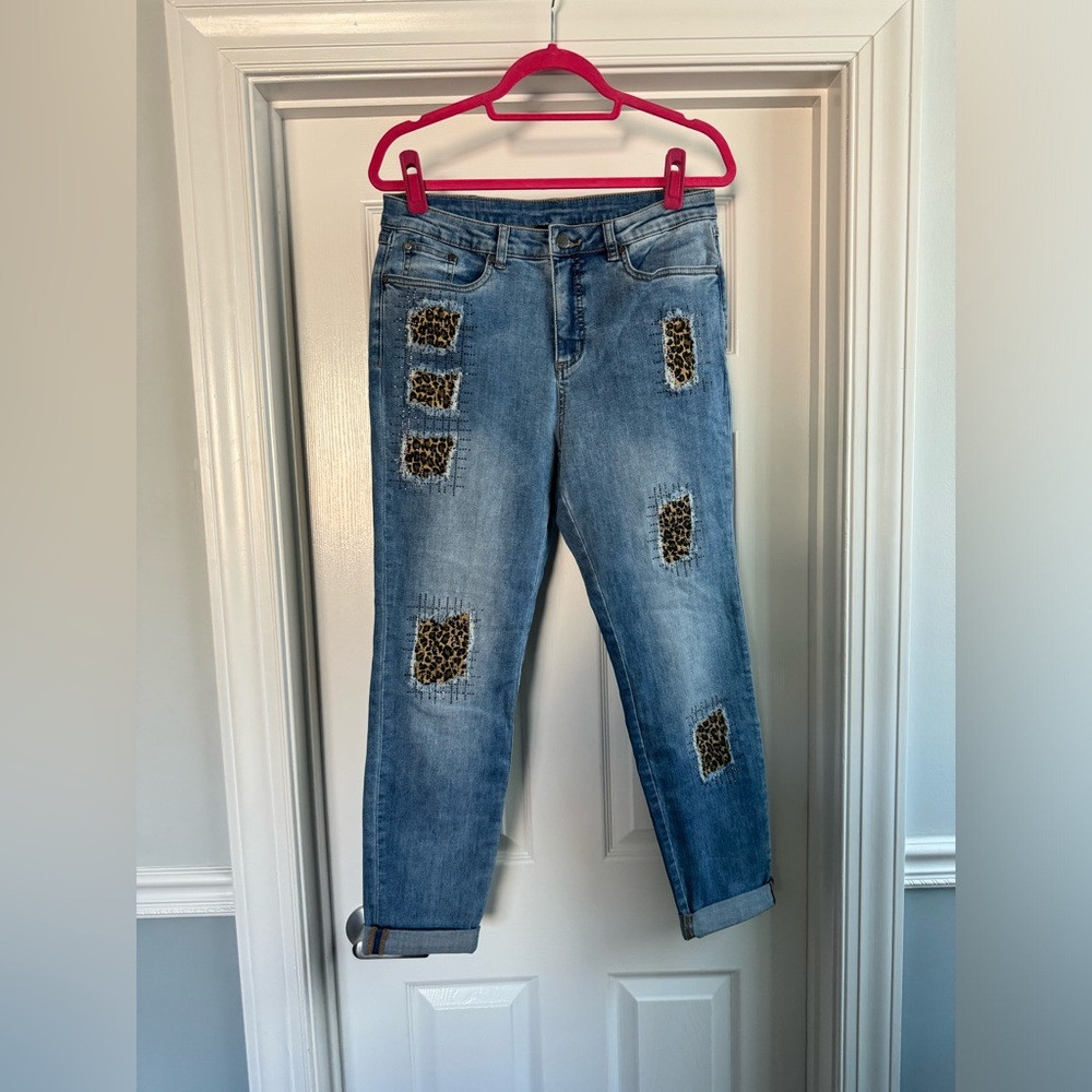 NWOT Joseph Ribkoff Rhinestone & Patch Work Cropped Jeans